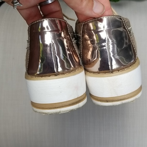 VGUC Peyton Gold Nine West Spectator Platform - Picture 3 of 5